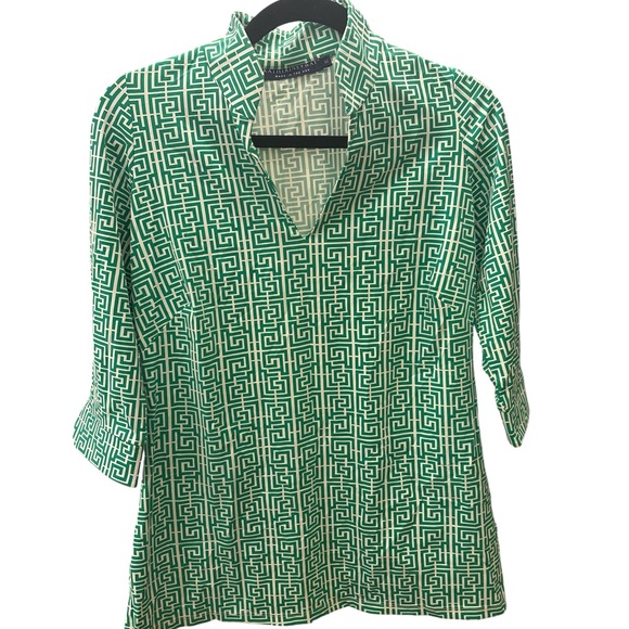 Katherine Way Tops - Katherine Way Green and white Greek Key Geometric Print 3/4 sleeve